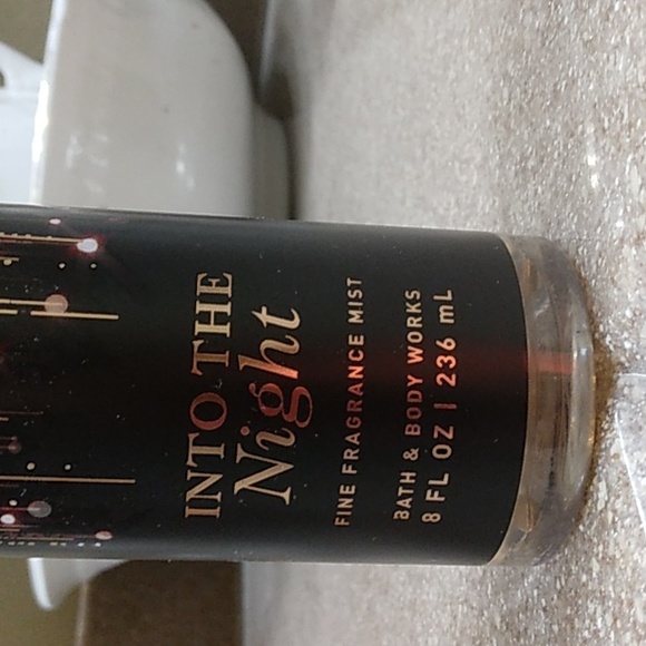 Bath &Body Works set Into The Night shower gel & Fine Fragrance Mist set. - Picture 5 of 6